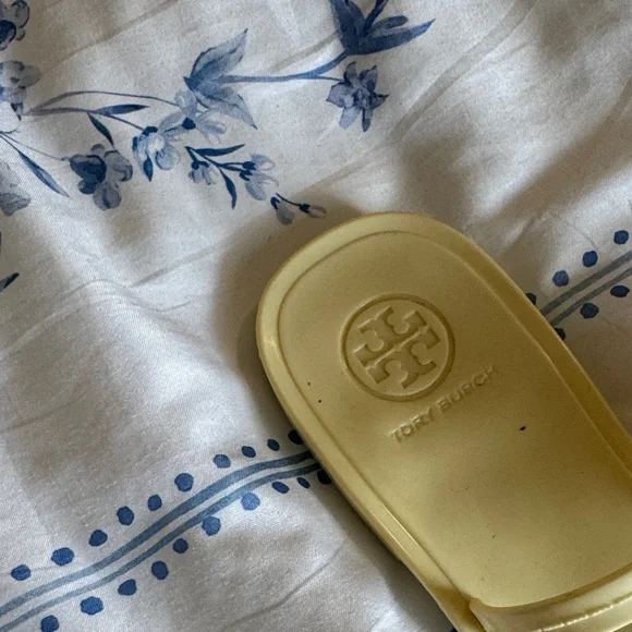 Tory Burch Yellow Logo Jelly Sandals - Picture 3 of 5